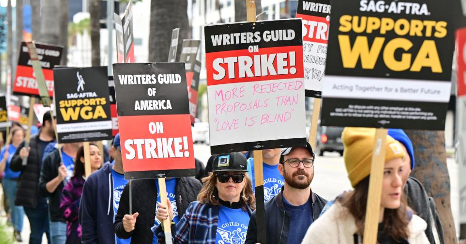 Fin des piquets de grève à Hollywood, un accord de principe a été trouvé entre scénaristes et studios
