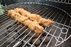 Brochettes de poulet saté au barbecue (5).JPG