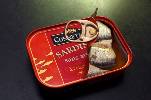 Boîte de sardines ouverte.jpg