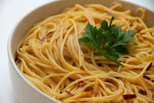 spaghetti aglio e olio,pâtes simples,recette du placard