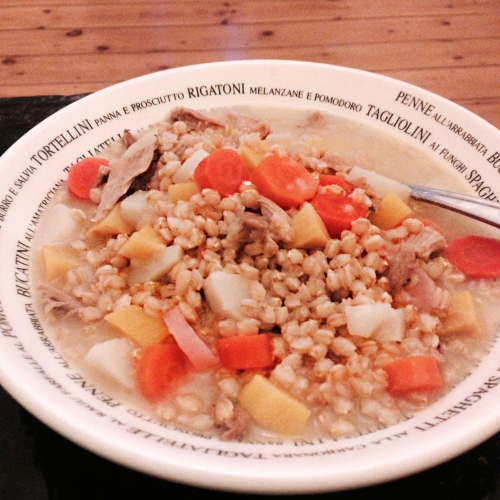 Grosse soupe de canard, légumes racines et petit épeautre de Sault